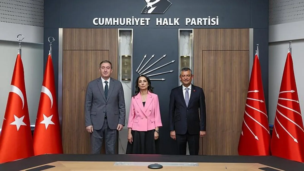 DEM Parti heyeti CHP ve Yeniden Refah Partisi’ni ziyaret etti