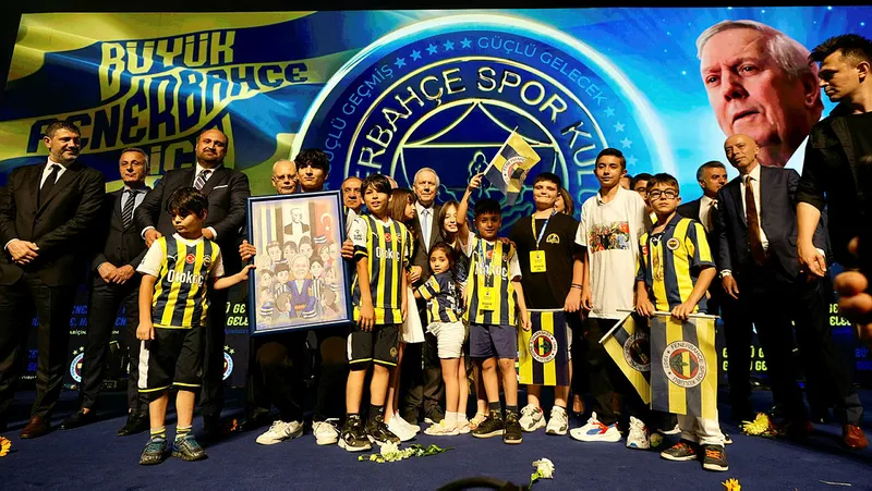 fenerbahce-kongre-canli-yayin-fenerbahce-baskanlik-secimi-sonuclari-belli-oldu-mu-aziz-yildirim-mi-ali-koc-mu-1717832686033.jpg
