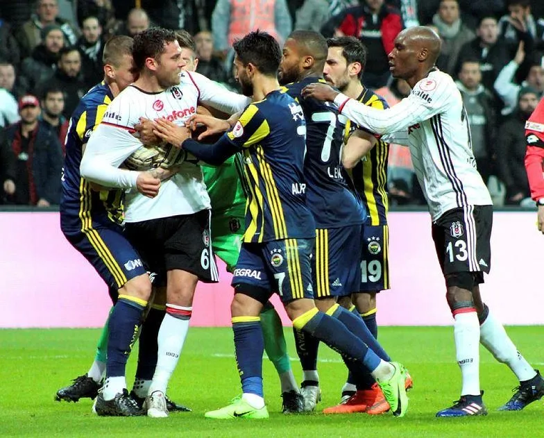 Cezalar belli oldu! İşte olaylı derbinin faturası