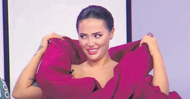 Kıskançlık vahşeti! Gizem Karamelek erkek arkadaşıyla görüşmeye çalışan genç kadına dehşeti yaşattı