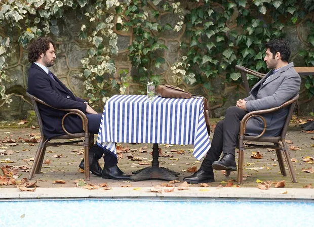 Masumlar Apartmanı'nda ölümüne meydan okuyor ama bu kez sert kayaya çarpıyor! 14.yeni bölümde Safiye, Gülben, Han allak bullak-11