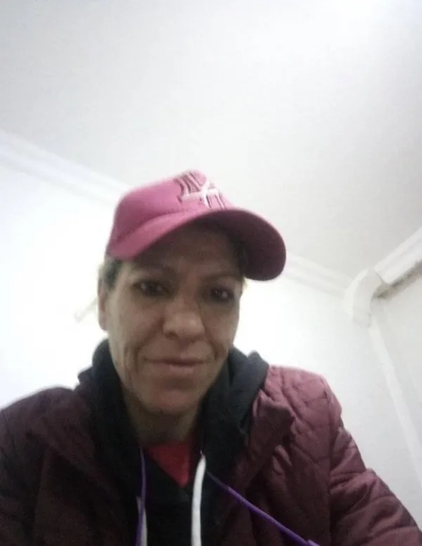iki-kadini-birbirine-dusuren-adam-sevgilisi-eski-esinin-basinda-bira-sisesi-kirdi-1649335427760.jpg İki kadını birbirine düşüren adam! Sevgilisi eski eşinin başında bira şişesi kırdı-4