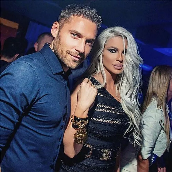 Jelena ofsayta düştü! Dusko Tosic'in eşi Jelena Karleusa'nın, Boşnak futbolcu Ognjen Vranjes ile samimi görüntüleri ortaya çıktı-1