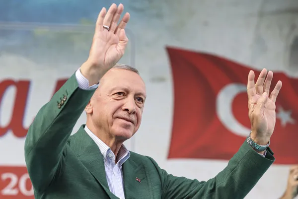 amerikan-cnn-de-gardini-dusurdu-baskan-recep-tayyip-erdoganin-galibiyetini-kabullendiler-meydan-okuyor-1685006233237.jpg Amerikan CNN de gardını düşürdü! Başkan Recep Tayyip Erdoğan'ın galibiyetini kabullendiler: Meydan okuyor-7