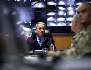Hulusi Akar ve Komutanlar sınırın sıfır noktasında