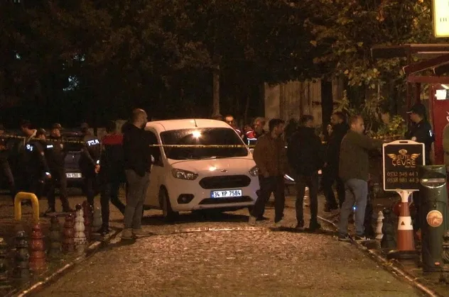 İstanbul Fatih'te hareketli gece! Silahlar peş peşe patladı: 2 yaralı