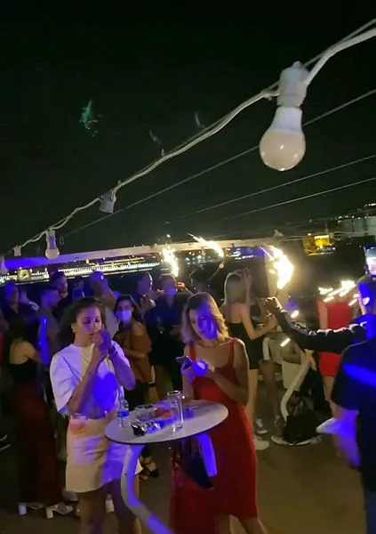 Son dakika: İstanbul Boğazı'nda pes dedirten görüntü! Koronavirüsü hiçe saydılar-4