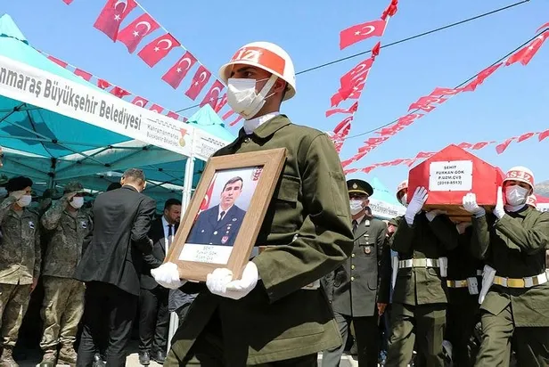 Başkan Erdoğan Pençe-Kilit Operasyonu'nda şehit olan Piyade Uzman Çavuş Furkan Gök'ün babasıyla telefonda görüştü-1