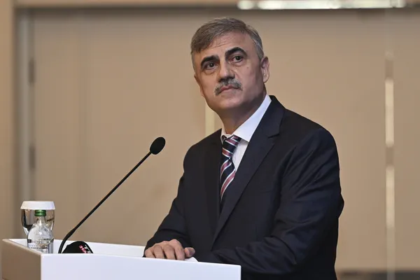 son-dakika-enerji-ve-tabii-kaynaklar-bakani-fatih-donmezden-secim-guvenligi-aciklamasi-siber-saldirilara-karsi-1683533551615.jpg Son dakika: Enerji ve Tabii Kaynaklar Bakanı Fatih Dönmez'den 'seçim güvenliği' açıklaması: Siber saldırılara karşı gerekli önlemleri aldık-4