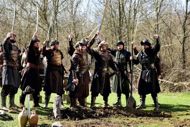 dirilisin-ertugrulu-barbaros-hayrettin-pasa-oluyor-engin-altan-kurulus-osman-yerine-1594493717987.jpg Diriliş'in Ertuğrul'u Barbaros Hayrettin Paşa oluyor! Engin Altan Kuruluş Osman yerine...-6