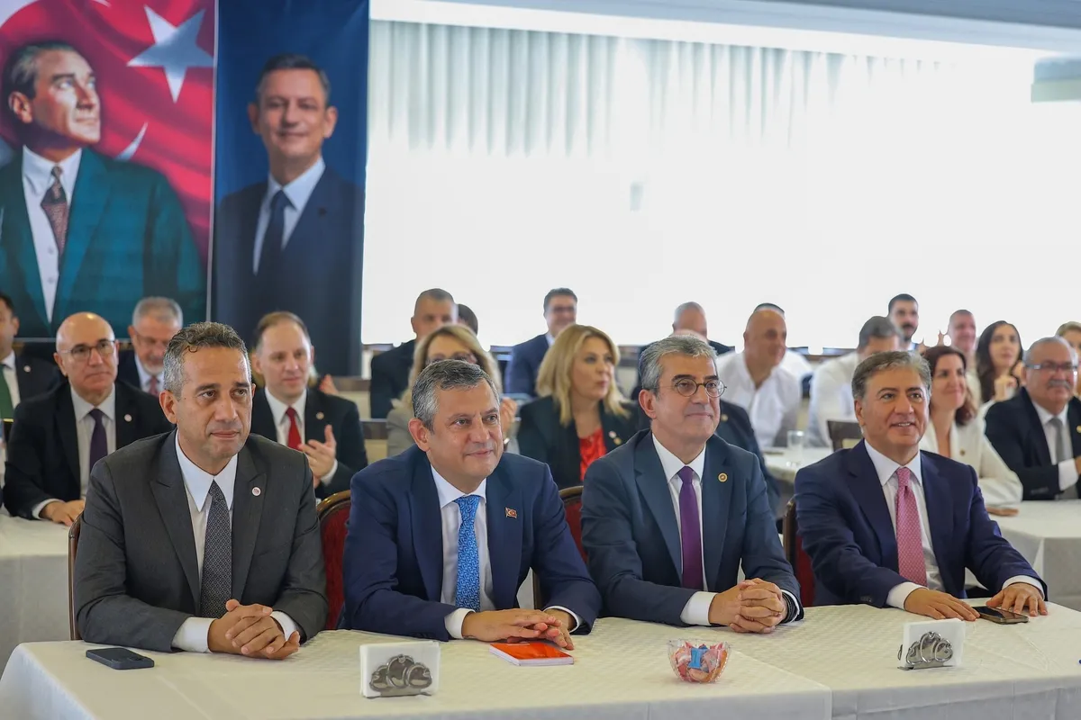 yeni-partide-yonetim-kadrosu-belli-oldu-1784907503653.jpeg Yeni Parti’de yönetim kadrosu belli oldu!-2