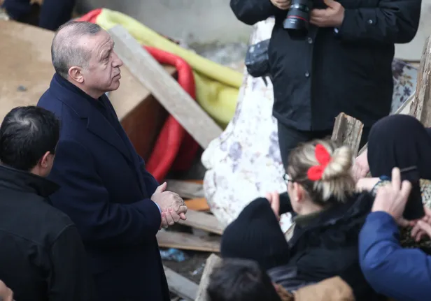 Başkan Erdoğan enkaz alanında konuştu: Alacağımız dersler var-3
