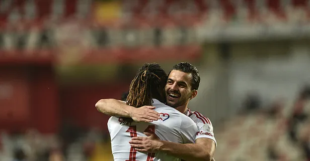 Akdeniz'de 3 gollü zafer! Antalyaspor - Samsunspor: 3-1 | MAÇ SONUCU