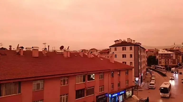Toz taşınımı ne zaman bitecek? Bolu'da gökyüzü kıpkırmızı oldu | Hava raporları ne söylüyor?-2
