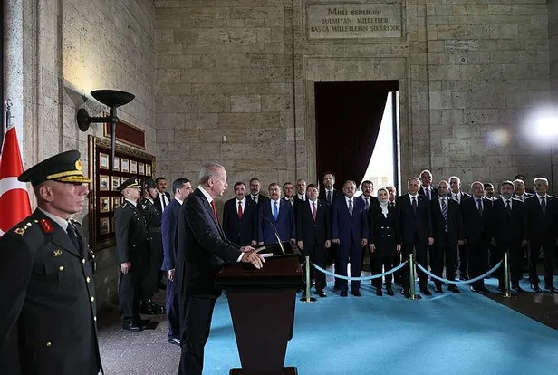 Başkan Erdoğan ve Kabine üyelerinden Anıtkabir'e ziyaret-5