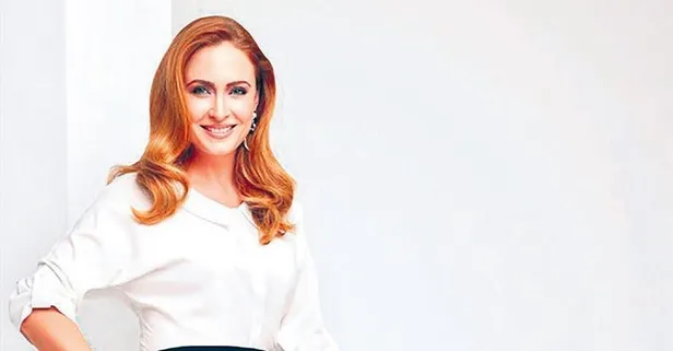 2013'te Engin Akgün'den boşanan Ceyda Düvenci’nin kızı Melisa'nın karne sevinci! Takdir belgesini sosyal medya hesabından paylaştı