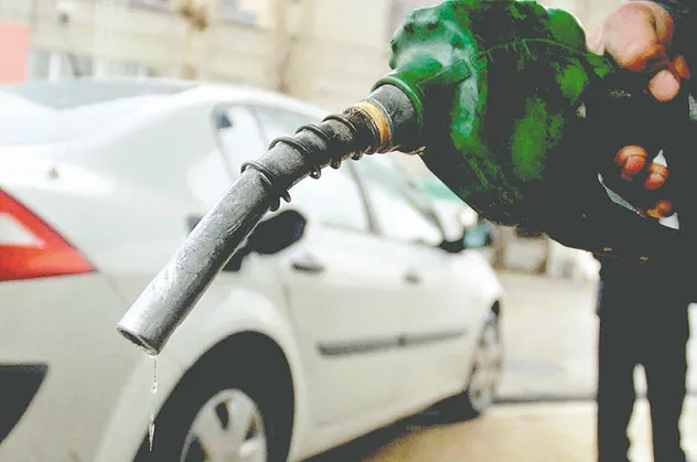 Benzine bir indirim daha yolda! Araç sahiplerine müjde
