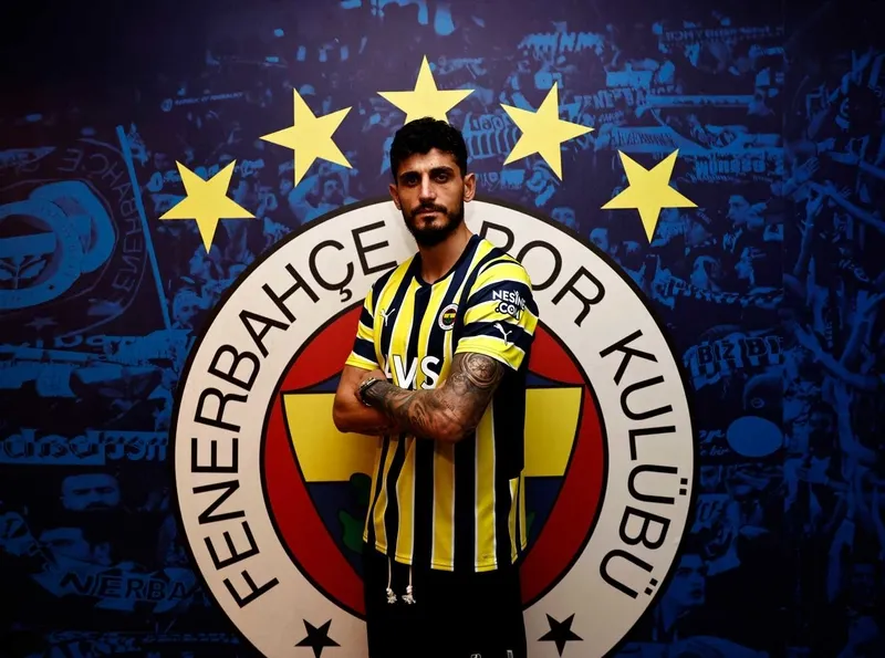 fenerbahcede-dev-ikilem-jose-mourinho-oynatmamisti-degere-bindi-1728225936821.jpg