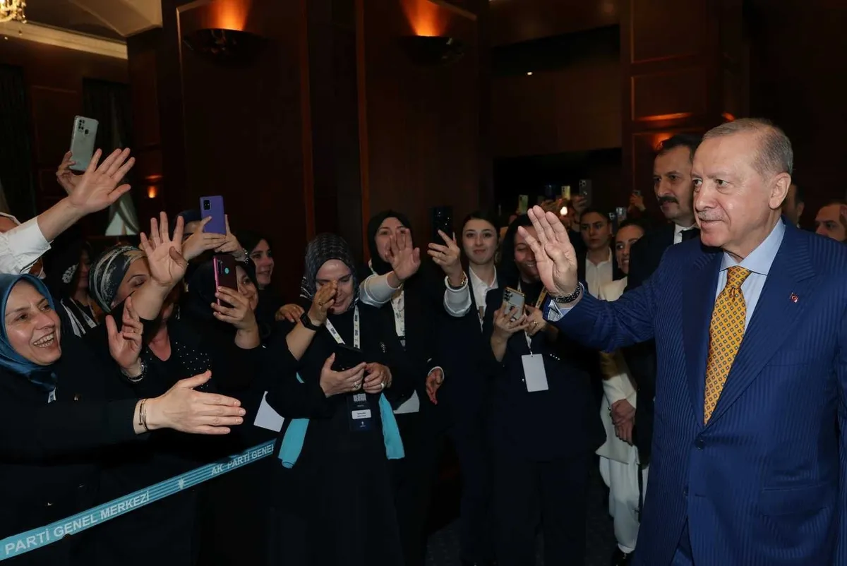 ak-partiden-kadinlar-icin-yeni-yol-haritasi-kres-ve-esnek-calisma-one-cikti-1786328043998.jpeg AK Parti'den kadınlar için yeni yol haritası! Kreş ve esnek çalışma öne çıktı-4