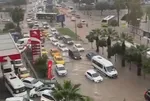 Adana'da yağış sonrası sokaklar felç oldu!