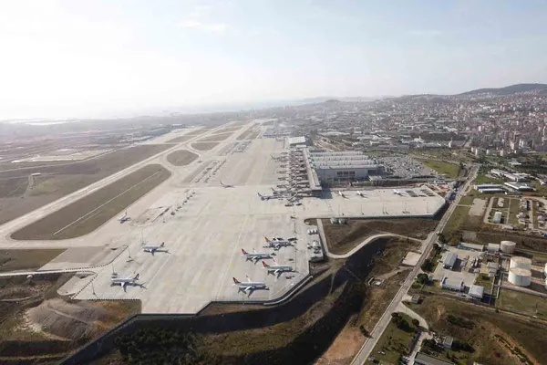 1662712531065.jpg Takoz muhalefetin canını sıkacak rakamlar: İstanbul Havalimanları rakamları altüst etti-7
