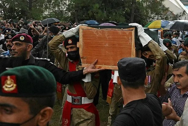 pakistanin-nukleer-programinin-kilit-ismi-abdul-kadir-han-hayatini-kaybetti-1633905199015.jpeg Pakistan'ın nükleer programının kilit ismi Abdul Kadir Han hayatını kaybetti-4