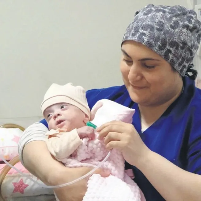 6 ay sonunda sağlıklı yaşama dönen Hayat bebek