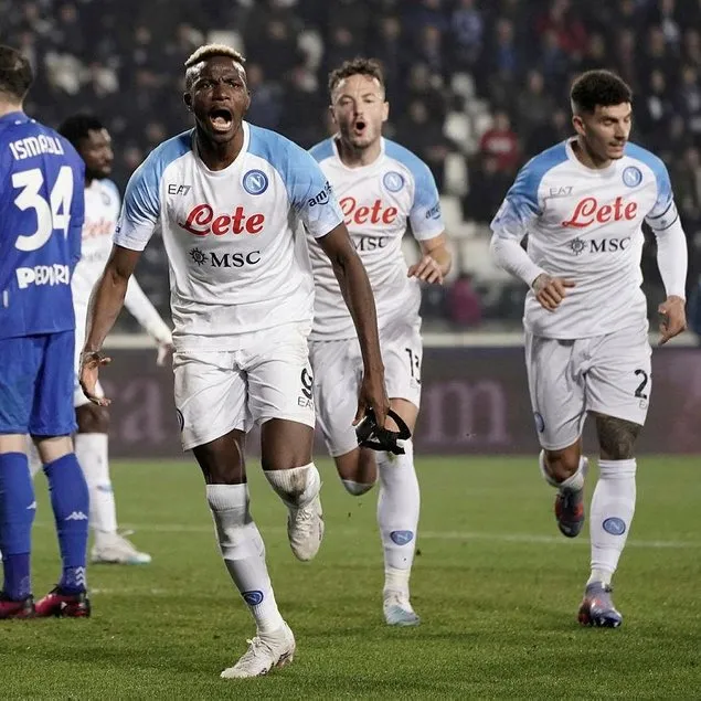 Napoli rahat kazandı!