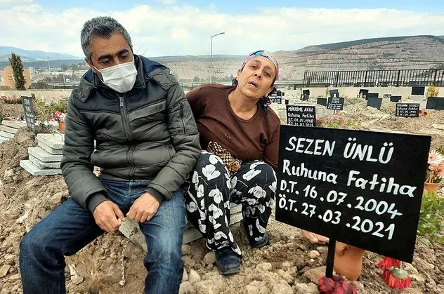 Katledilen Sezen Ünlü'nün babasından yürek yakan sözler! ‘Kızımla birlikte ben de öldüm’