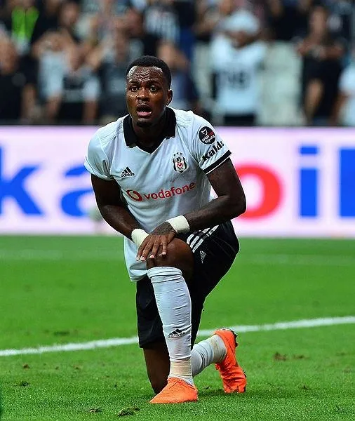 besiktasta-cyle-larin-karari-sozlesme-uzatmazsa-1626546089822.jpeg Beşiktaş’ta Cyle Larin kararı! Sözleşme uzatmazsa...-4