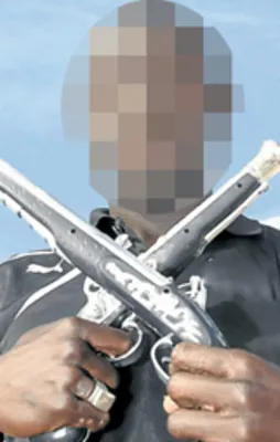 Üç büyükler peşinde koşuyordu! Bakın kime gitti