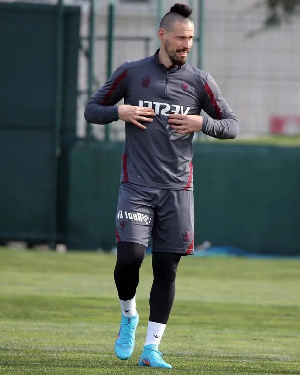 burak-elmastan-sasirtan-soylem-onlar-da-bizim-yasadiklarimizi-yasayacaklar-1650148047893.jpeg Burak Elmas'tan şaşırtan söylem: Onlar da bizim yaşadıklarımızı yaşayacaklar-8