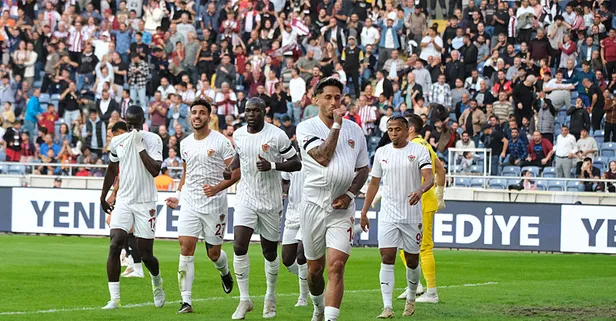 Süper Lig'de ilk zafer! Hatayspor Gaziantep FK'yı 3-1 yendi