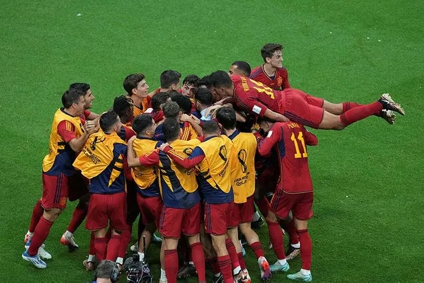 canli-ispanya-almanya-2022-dunya-kupasinda-dunya-yildizlari-karsi-karsiya-1669583349455.jpeg