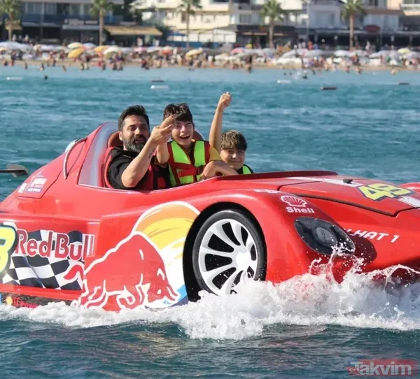 "Her Şey Yolunda Giderse Belki De Oğlum Yürüyebilecek. Tüm Sevenlerimden Ve Türk Halkından Dua Bekliyorum" Diyen Şarkıcı, Kısa Süren Sohbetin Ardından Alışveriş...
