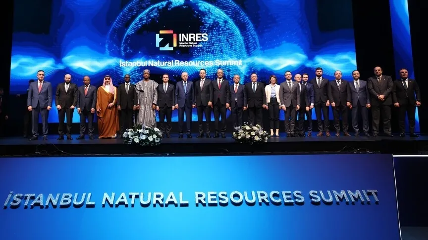 albayrak-doktrini-turkiyeyi-enerji-devine-donusturdu-guneydoguda-petrol-kuleleri-yukseliyor-1779226175572.jpeg Albayrak Doktrini Türkiye'yi enerji devine dönüştürdü: Güneydoğu'da petrol kuleleri yükseliyor-5