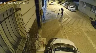 Esenyurt'ta takıntılı eski sevgili! Kundaklama anı kamerada