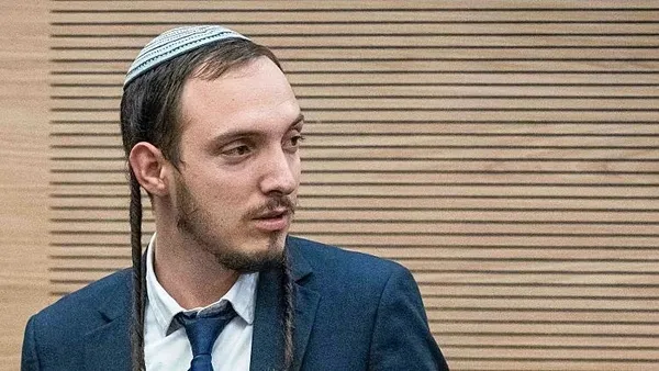 Rezalet görüntüler: İsrailli aşırı sağcı yetkili Chanamel Dorfman, 5 Filistinlinin öldürüldüğü yerde tuvaletini yaptı!-5