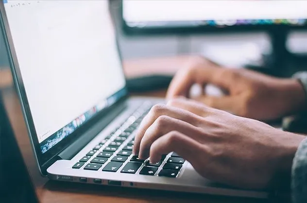 AK Parti'den internet gazeteciliği ve siteleri hakkında yeni düzenleme sinyali