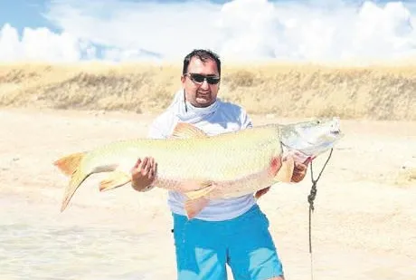 Turnayı gözünden vurdu