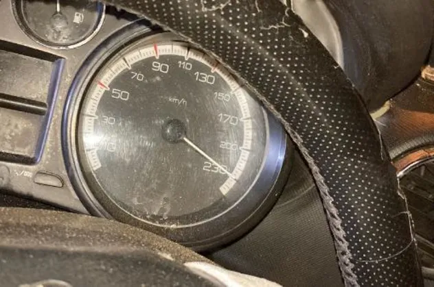 Konya'da aşırı hız can aldı! Motoru yerinden fırlayan ve hız ibresi 230 kilometrede takılı kalan otomobilde can pazarı