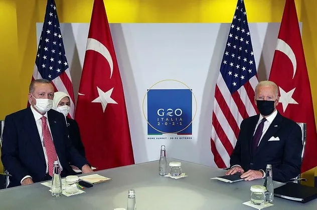 Başkan Erdoğan ile ABD Başkanı Joe Biden'ın vücut dili ne anlatıyor?
