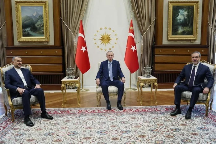 baskan-erdogan-libya-devlet-yuksek-konseyi-baskani-tekaleyi-kabul-etti-1698844199524.jpeg Başkan Erdoğan'ın diplomasi trafiği sürüyor! Tek tek Külliye'de kabul etti: Elçiler güven mektubu sundu-3