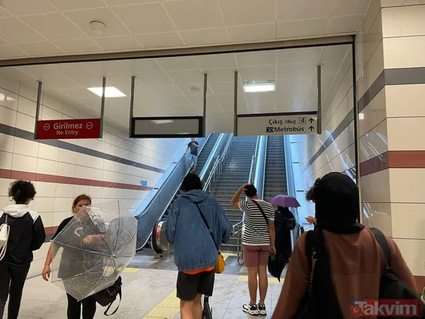 İstanbul'da şiddetli yağış! İETT otobüsünün içi ve metro durakları göle döndü... Ekrem İmamoğlu'na tepki yağıyor - 23