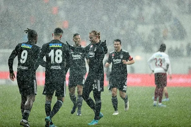 besiktas-ustun-oynadigi-macta-kalesinde-gordugu-hatali-golle-2-puan-kaybetti-1647732225262.jpeg Beşiktaş üstün oynadığı maçta kalesinde gördüğü hatalı golle 2 puan kaybetti-3