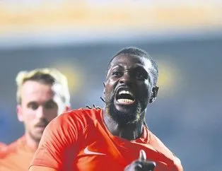 Adebayor sürprizi