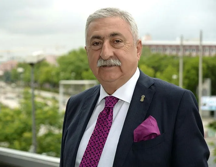 Prim düşsün işsizlik azalır