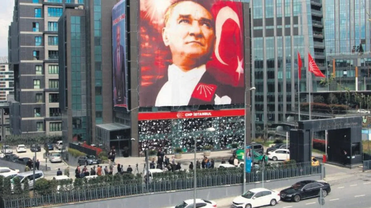 Gürsel Tekin’in odasına dışkı ve idrar bırakıldı! polis inceleme başlattı!