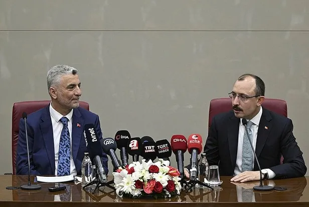 Bakanlıklarda devir-teslim töreni | Hazine ve Maliye Bakanı Mehmet Şimşek görevi devraldı: "Temel politikamız enflasyonla mücadele"-4