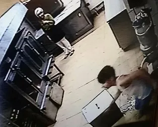 Sel suyu iş yerini böyle bastı